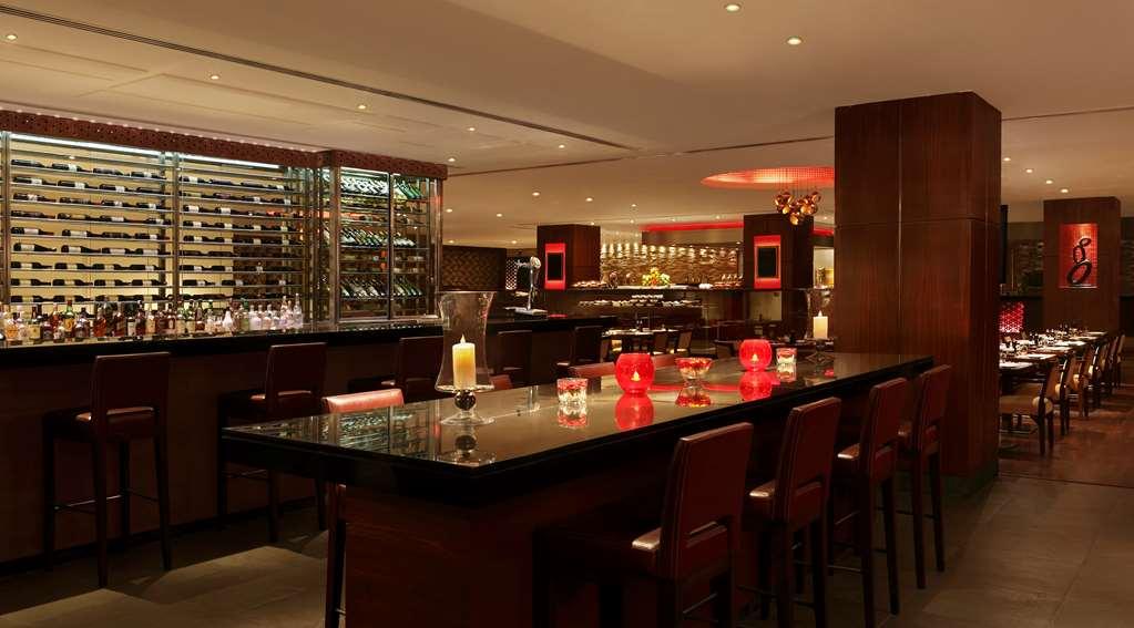 Hilton Garden Inn New Delhi/Saket Ruang foto