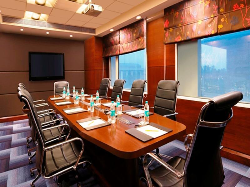 Hilton Garden Inn New Delhi/Saket Bagian luar foto