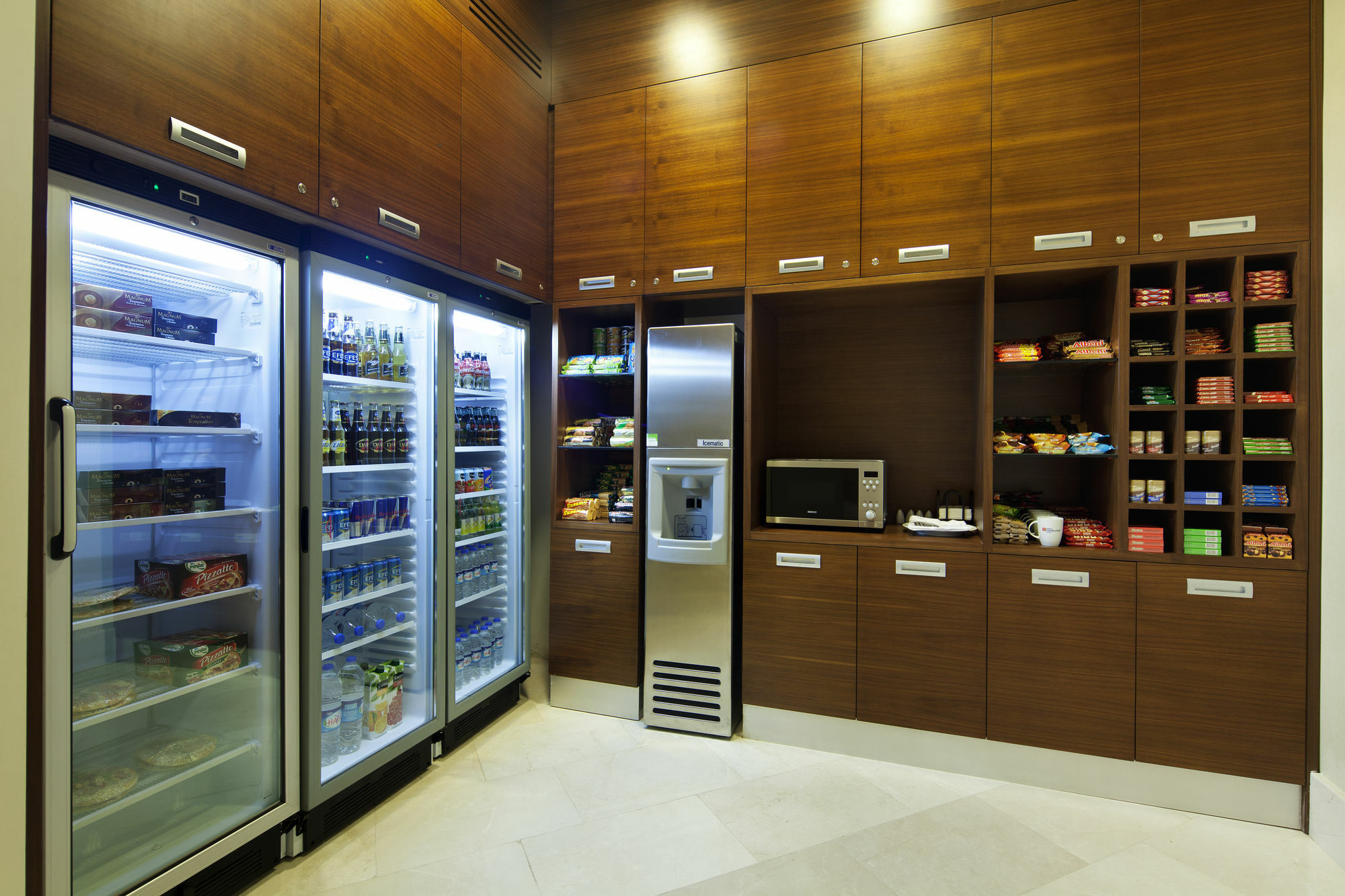 Hilton Garden Inn New Delhi/Saket Bagian luar foto