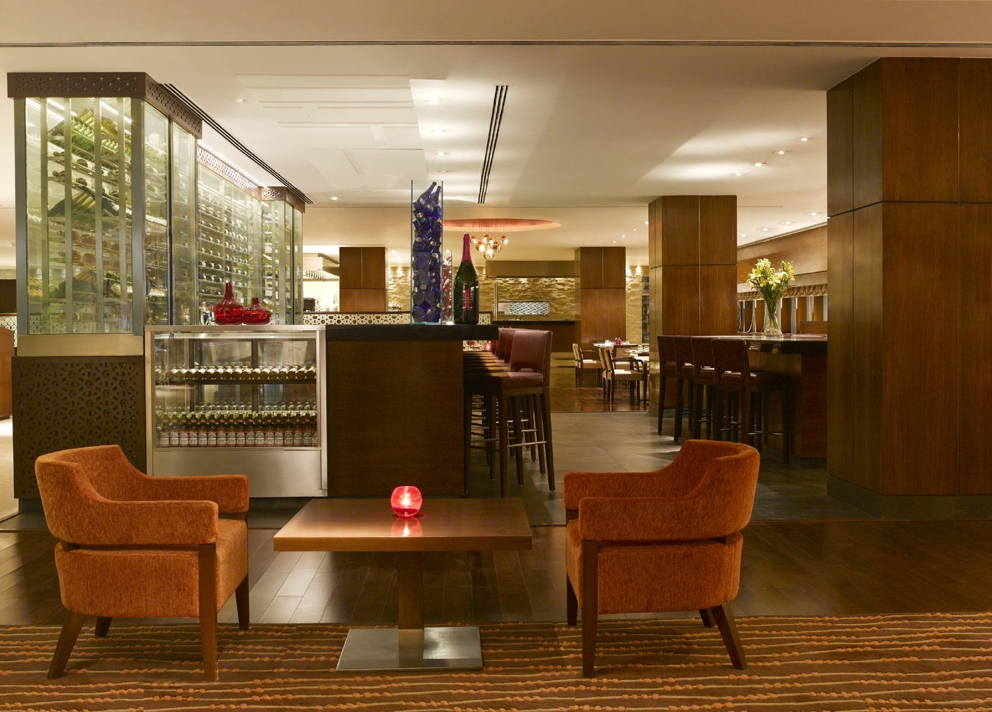 Hilton Garden Inn New Delhi/Saket Bagian luar foto